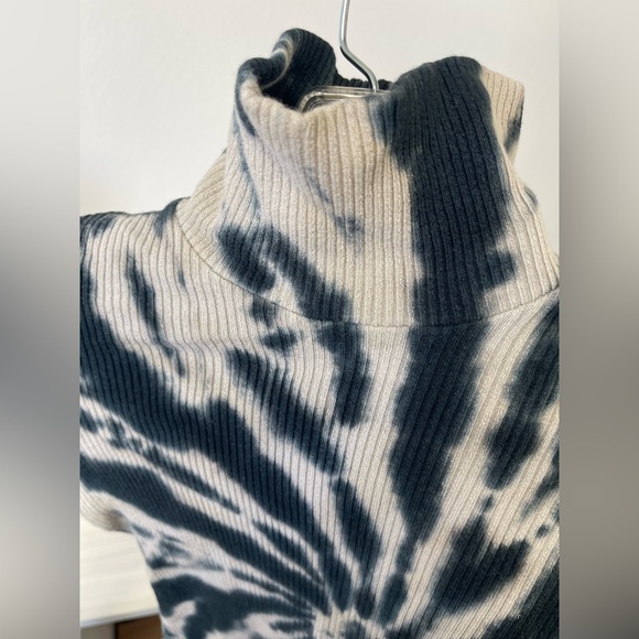 LACAUSA NAVY TIE DYE LONG SLEEVE TURTLENECK SWEATER Sz XS - Picture 4 of 4